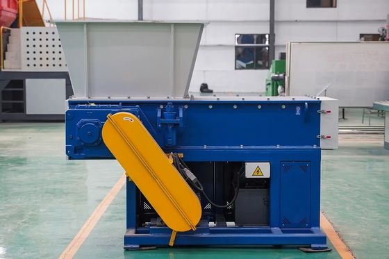 最大生産能力kg/h 17000 プラスチック単軸骨粉砕機