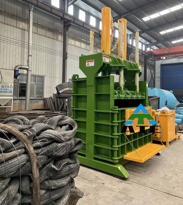 垂直廃棄紙 プラスチックフィルムバレーヤー 650 KG バレー密度とウールバレーングプレス