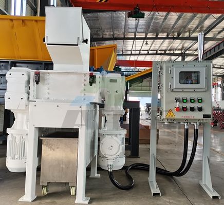 最大生産容量 17000kg/h 包装用バレルパレット用4軸スレッダー