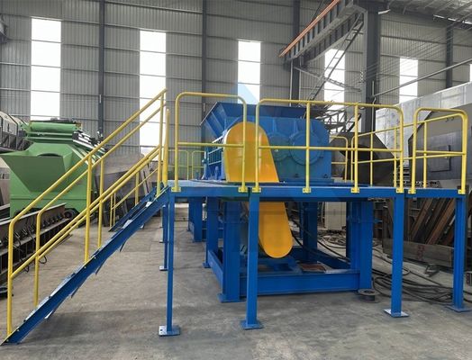 2200KG 重量金属 プラスチック廃棄物繊維を粉砕するためのダブルシャフト粉砕機