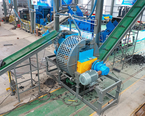 リサイクリング産業 ワイヤタイヤのタイヤスレッダーマシン 2200 kg 重量 耐久性設計