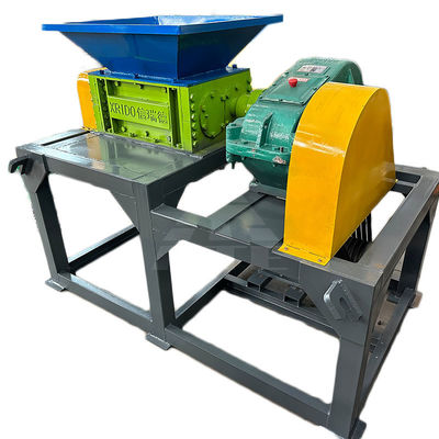 木材廃棄物のためのダブルシャフトシェードラー 小型プラスチック金属 操作が簡単で50kWの電力