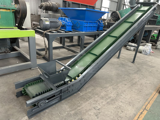 木製パレットとスクラップ金属/プラスチック輸送システムのための50kWのダブルシャフトシェードラー