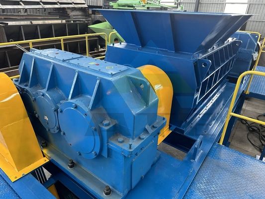ゴム粉末とプラスチック廃棄物のためのリフジ・コレクター・ダブル・シャフト・シュレッダー