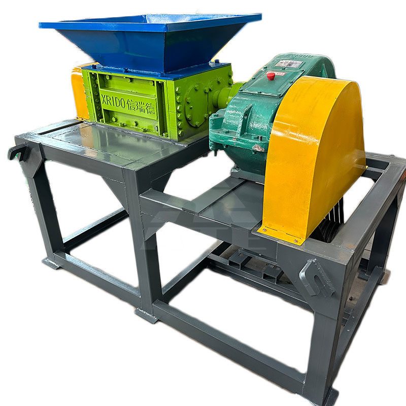 木材廃棄物のためのダブルシャフトシェードラー 小型プラスチック金属 操作が簡単で50kWの電力